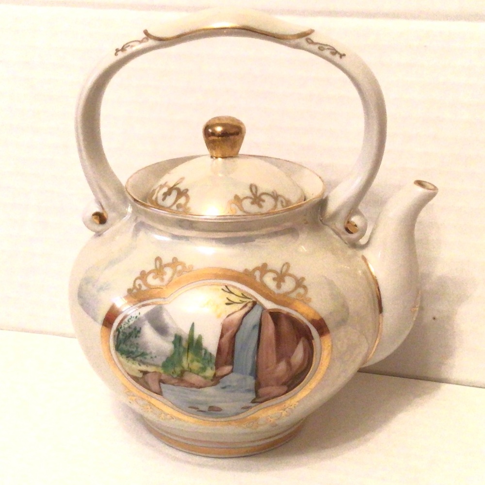 90s FENIX Mother of Pearl Porcelain HandMade Tea Pod